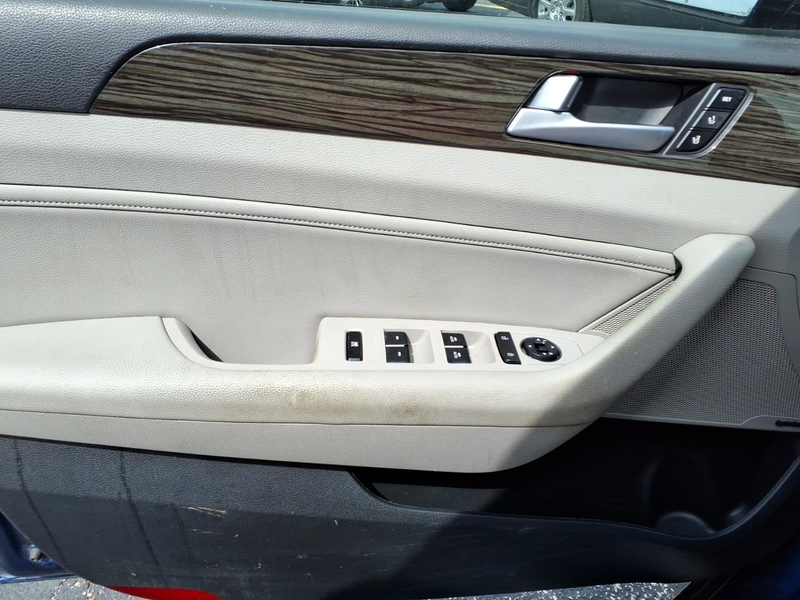 Used 2015 Hyundai Sonata Limited w/ Option Group 05 image 23