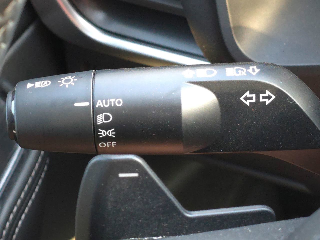 Used 2025 Nissan Rogue SV w/ SV Premium Package image 20