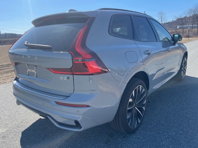 New 2026 Volvo XC60 B5 Ultra w/ Protection Package Premier AWD/4WD image 3