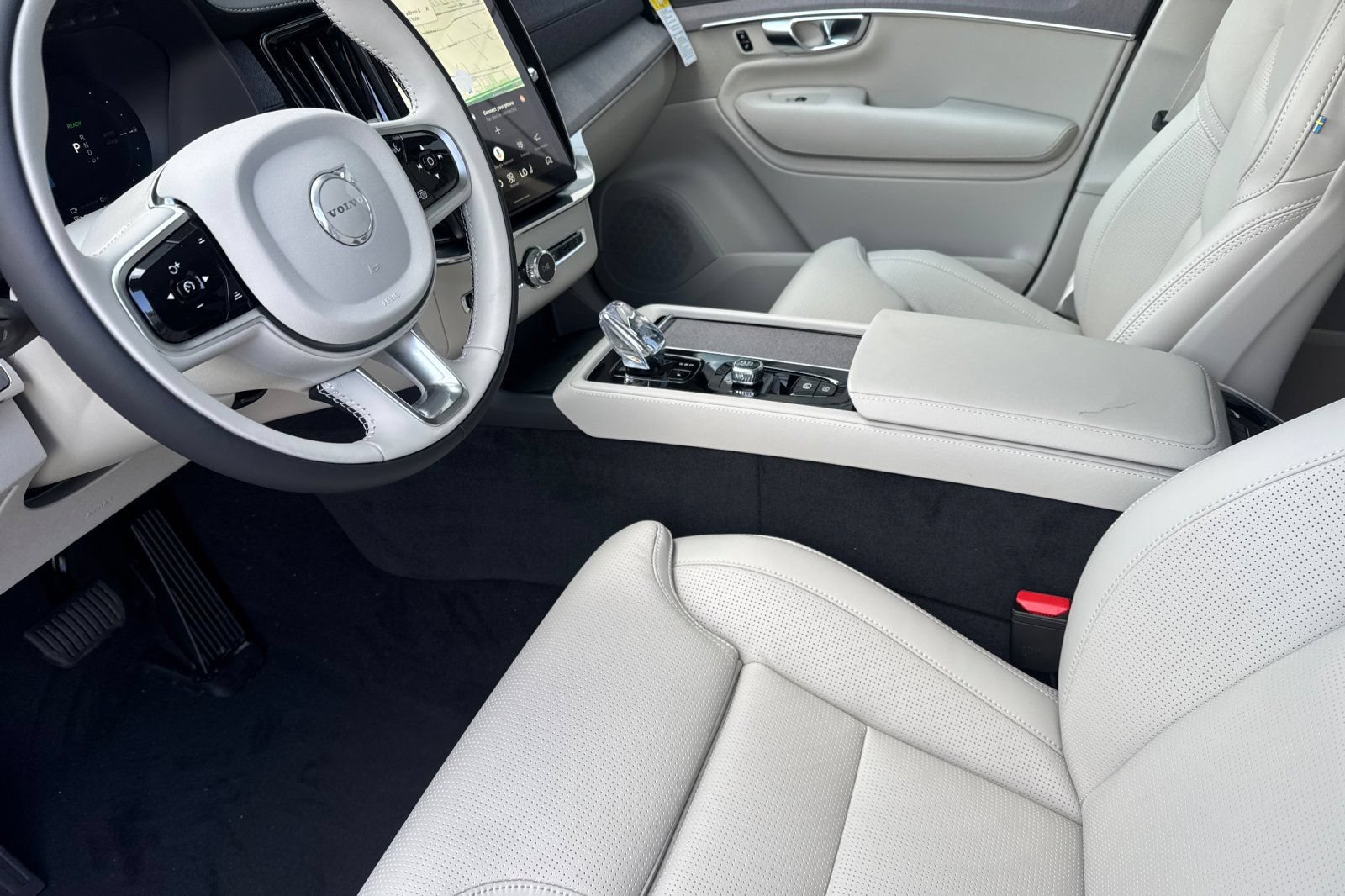 New 2026 Volvo XC90 T8 Ultra w/ Protection Package AWD/4WD image 9