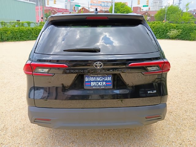 Used 2024 Toyota Grand Highlander FWD image 11