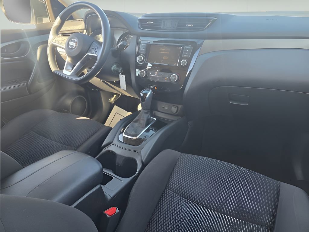 Used 2019 Nissan Rogue Sport S image 25