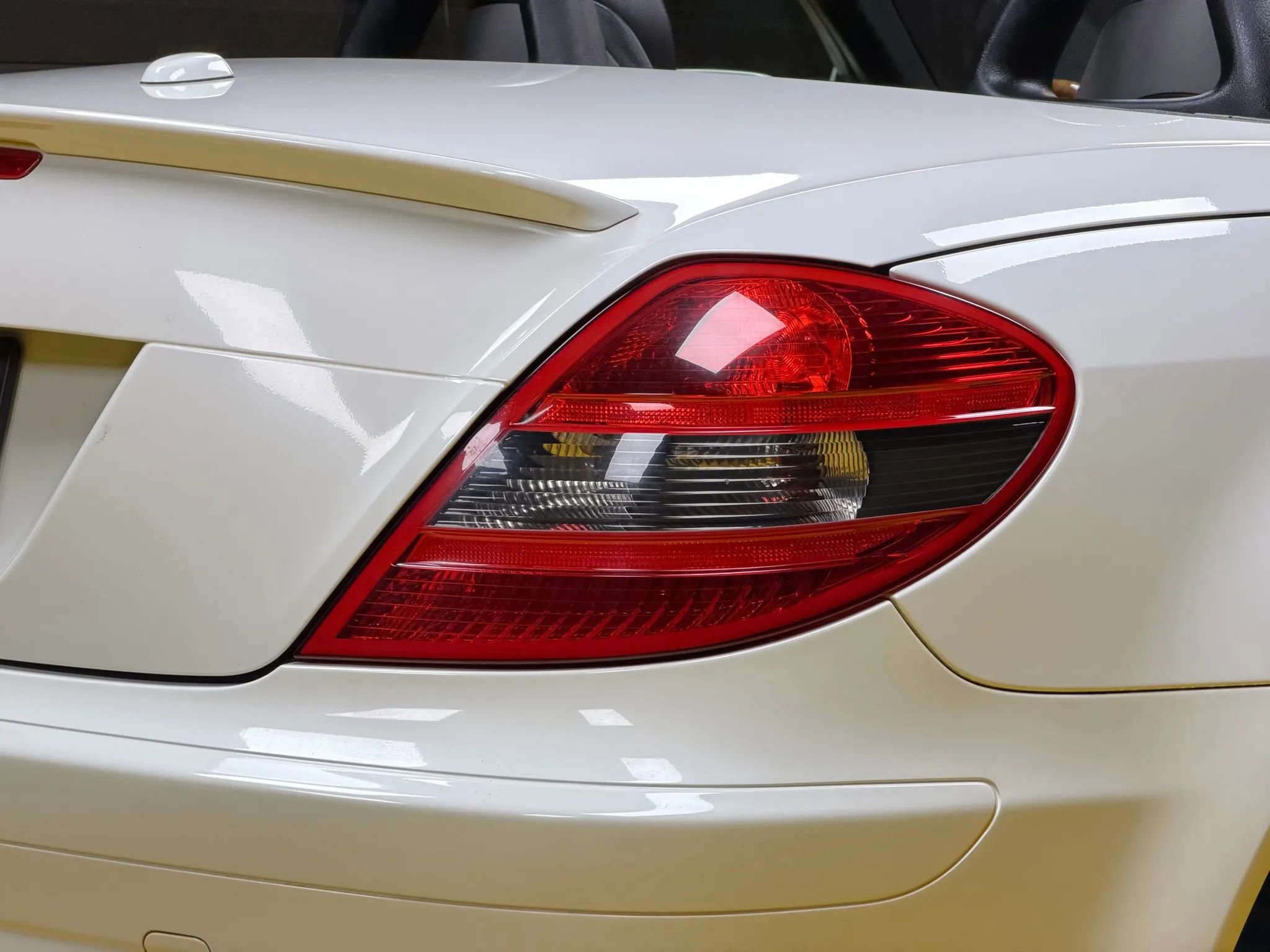Used 2011 Mercedes-Benz SLK 300 image 8