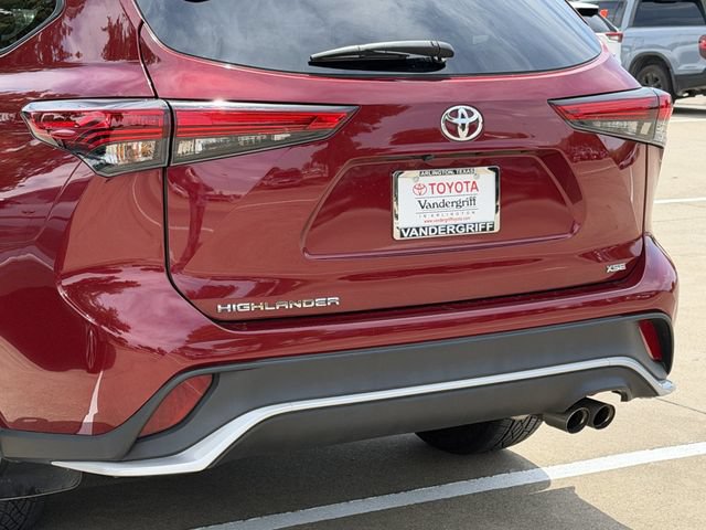 Used 2023 Toyota Highlander XSE FWD image 6