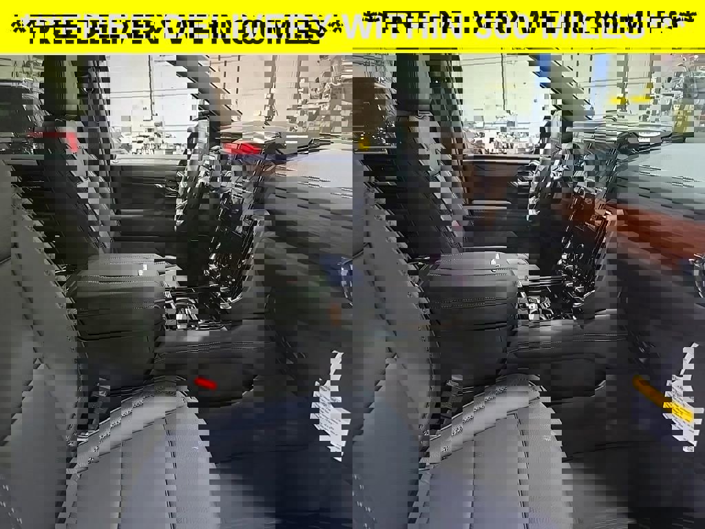 New 2025 GMC Yukon XL Denali w/ Sun & Power Step Package image 10