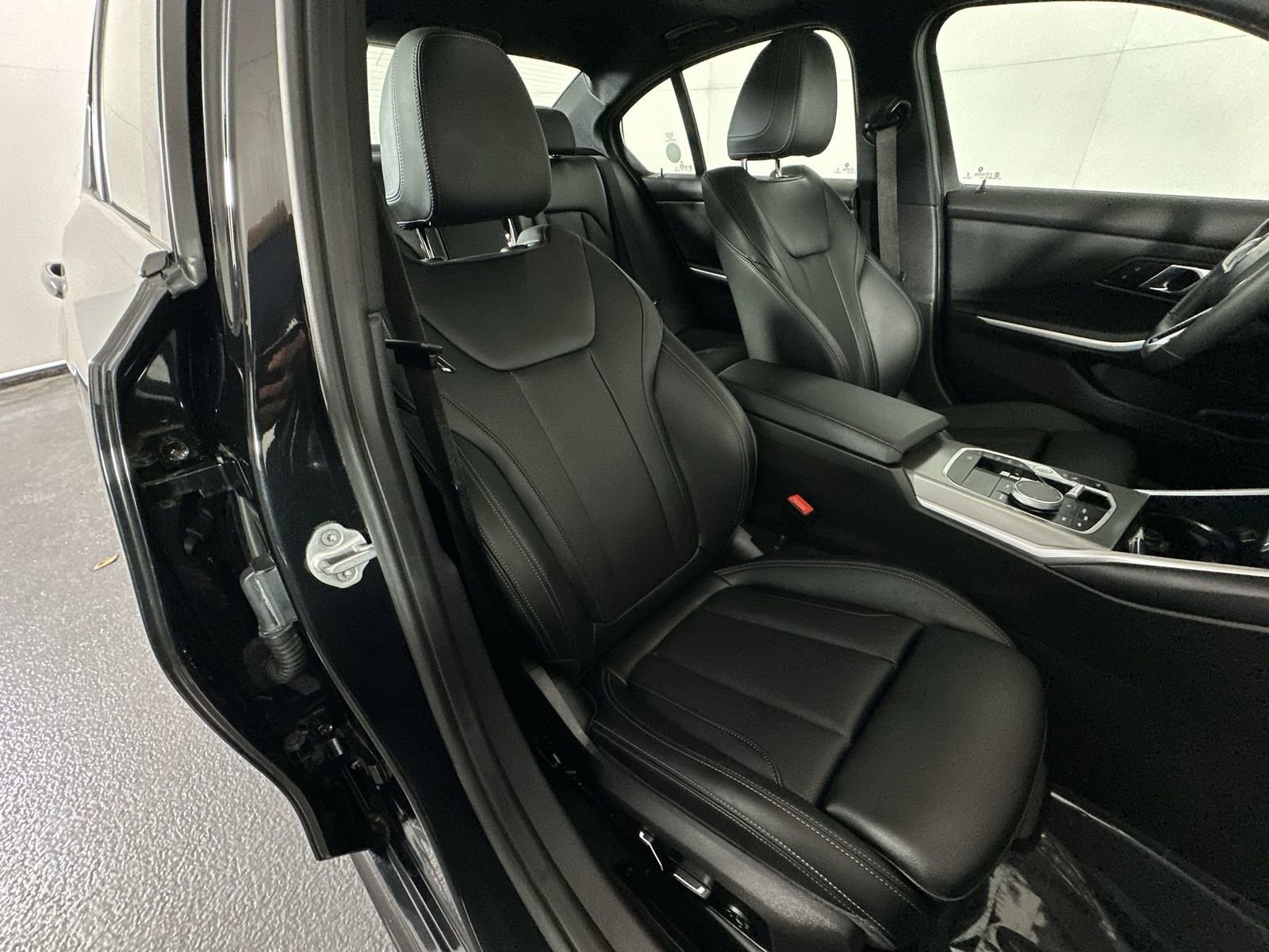 Used 2026 BMW 330i xDrive Sedan image 27