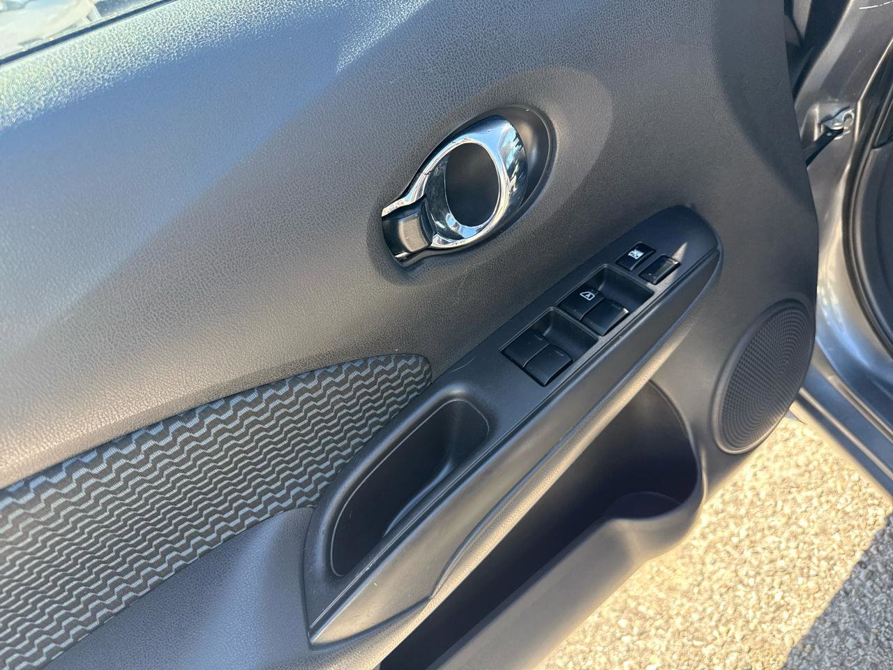 Used 2018 Nissan Versa Note SV image 12