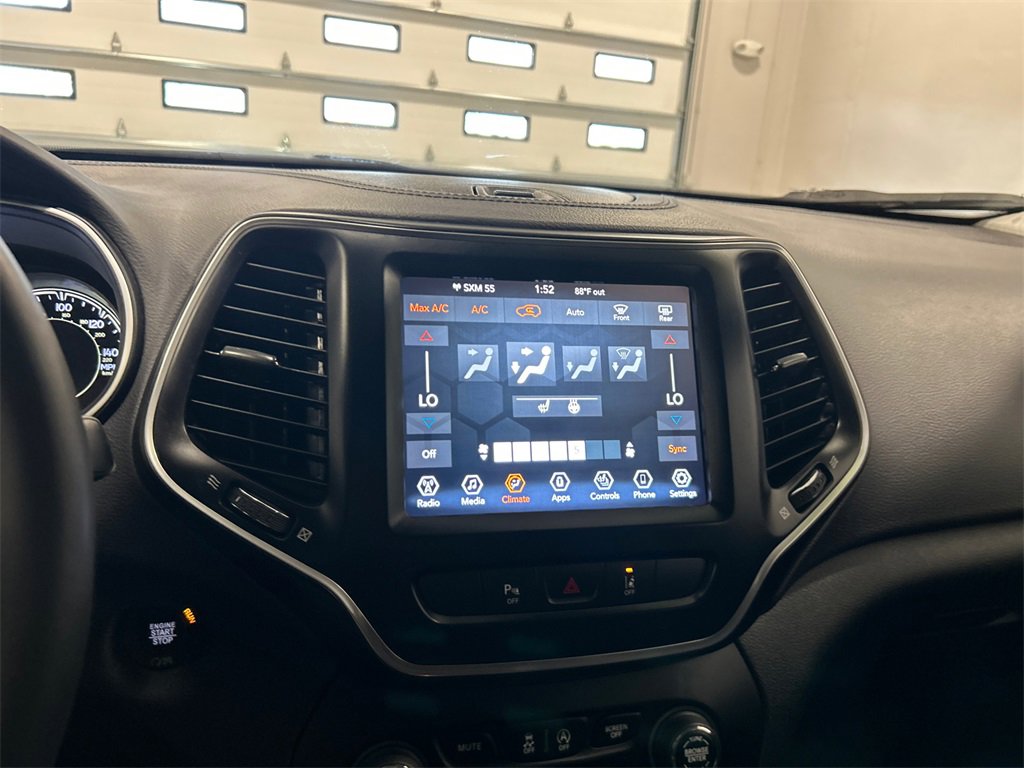 Used 2021 Jeep Cherokee Latitude Lux w/ Comfort/Convenience Group image 23