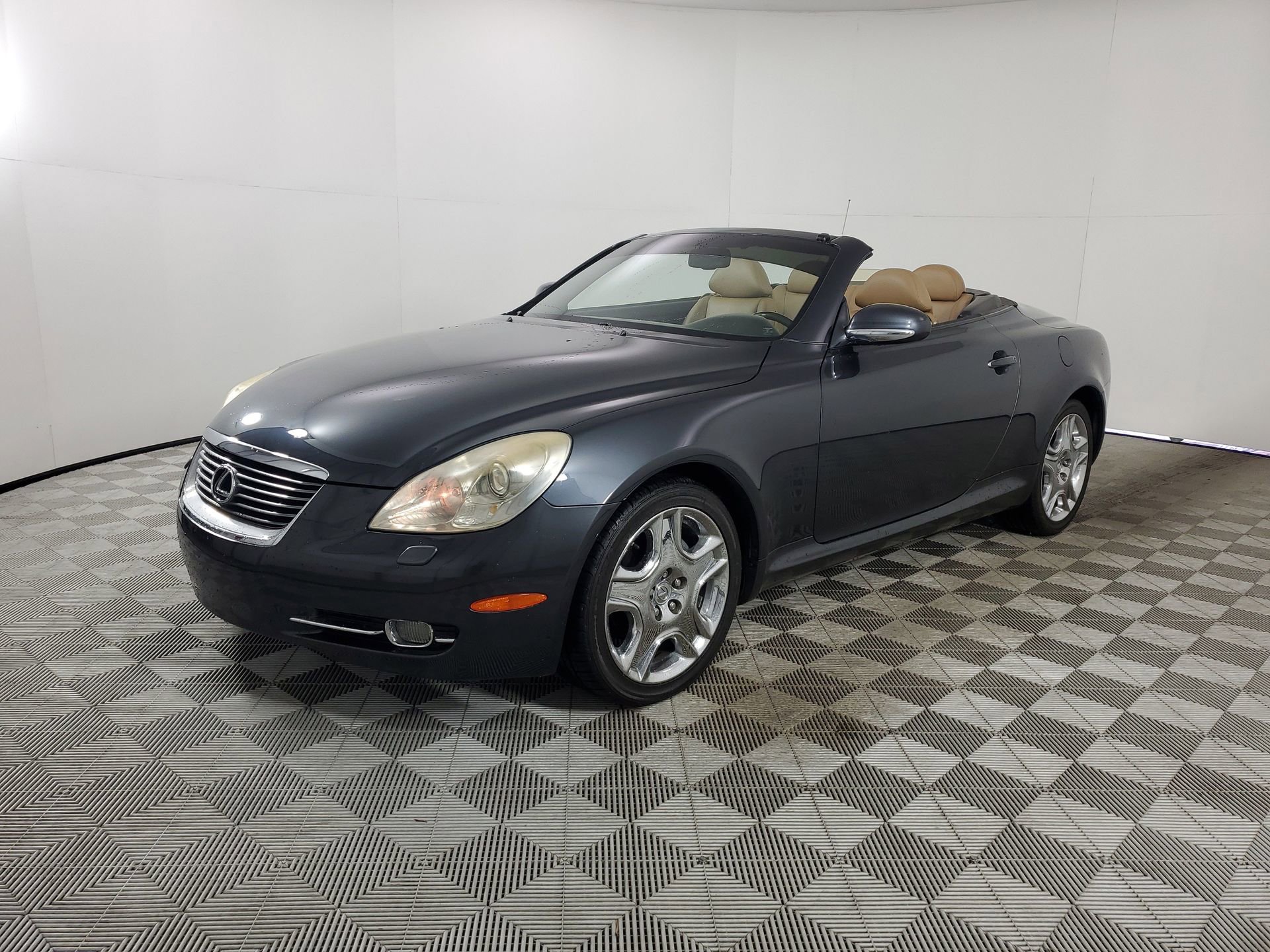Used 2006 Lexus SC 430 Convertible RWD image 3