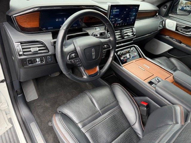 Used 2024 Lincoln Navigator Black Label image 14