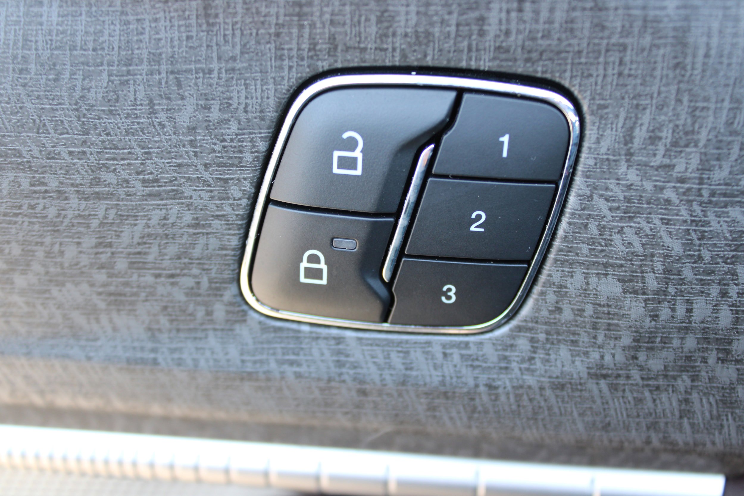 Used 2025 Ford Explorer Platinum AWD/4WD image 22