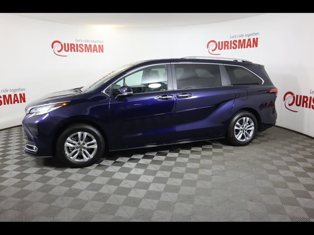 Used 2025 Toyota Sienna Limited AWD/4WD image 11