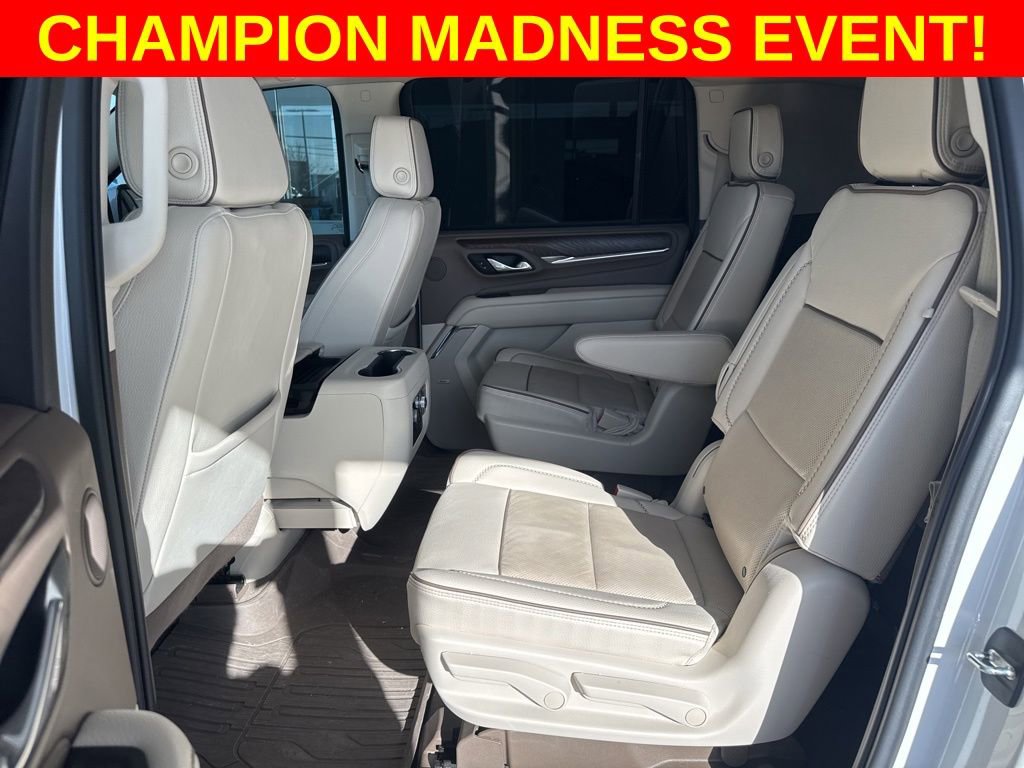 Used 2023 GMC Yukon XL Denali image 9