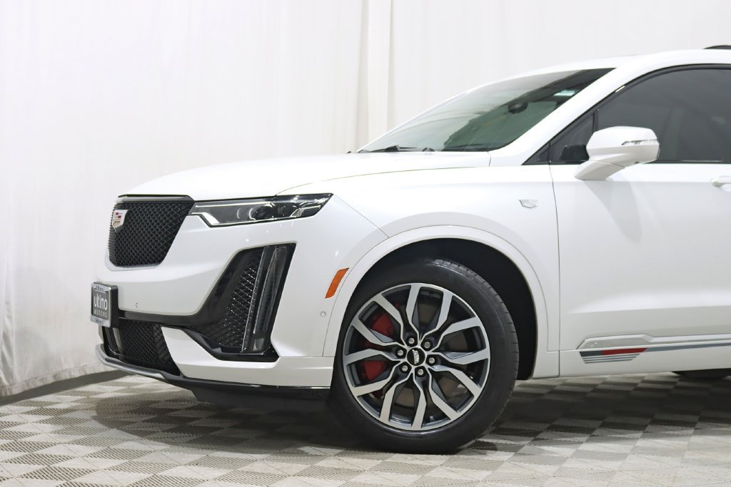 Used 2024 Cadillac XT6 Sport w/ Platinum Package AWD/4WD image 2