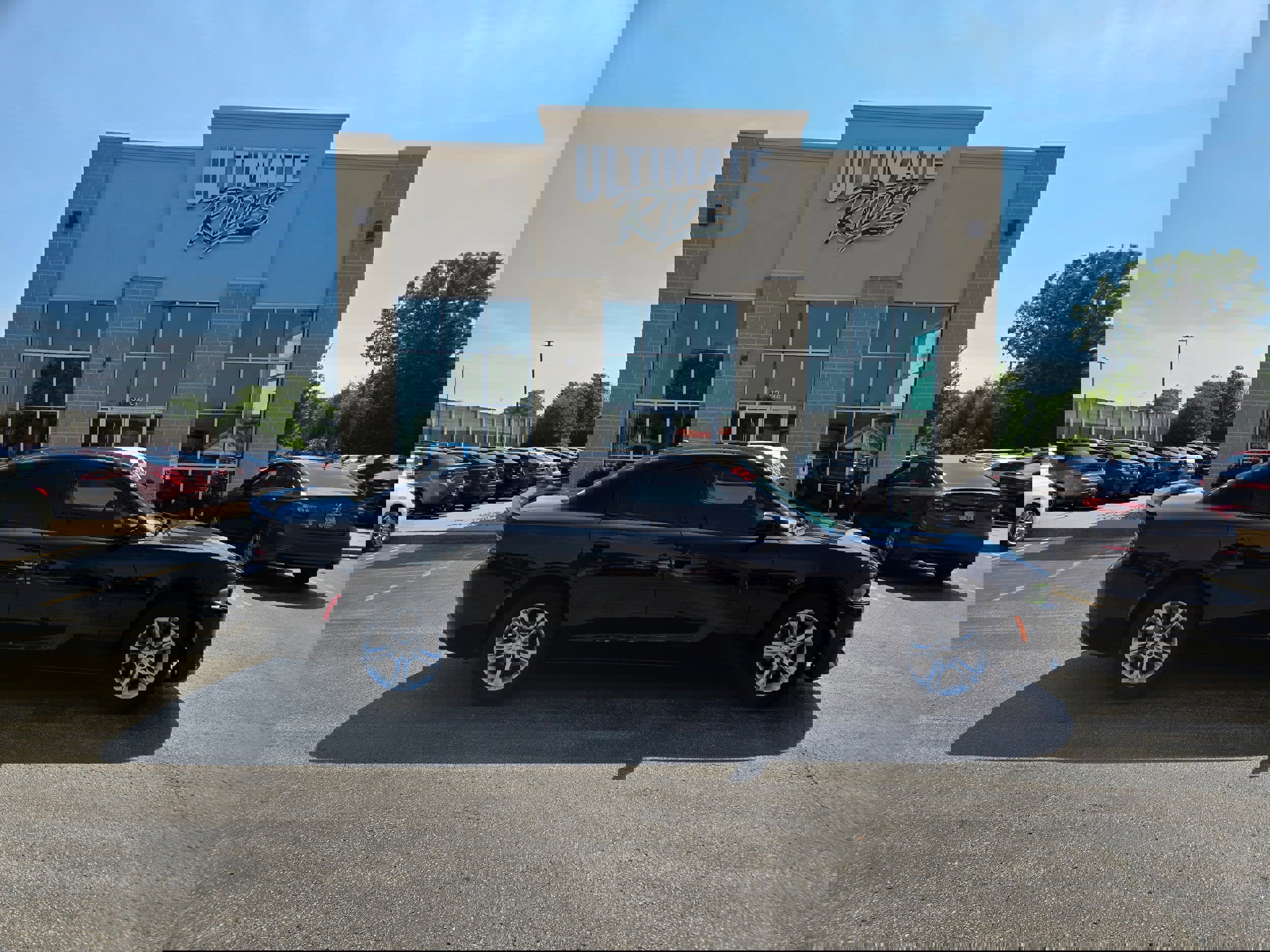 Used 2016 Dodge Charger SE w/ Popular Equipment Group image 1