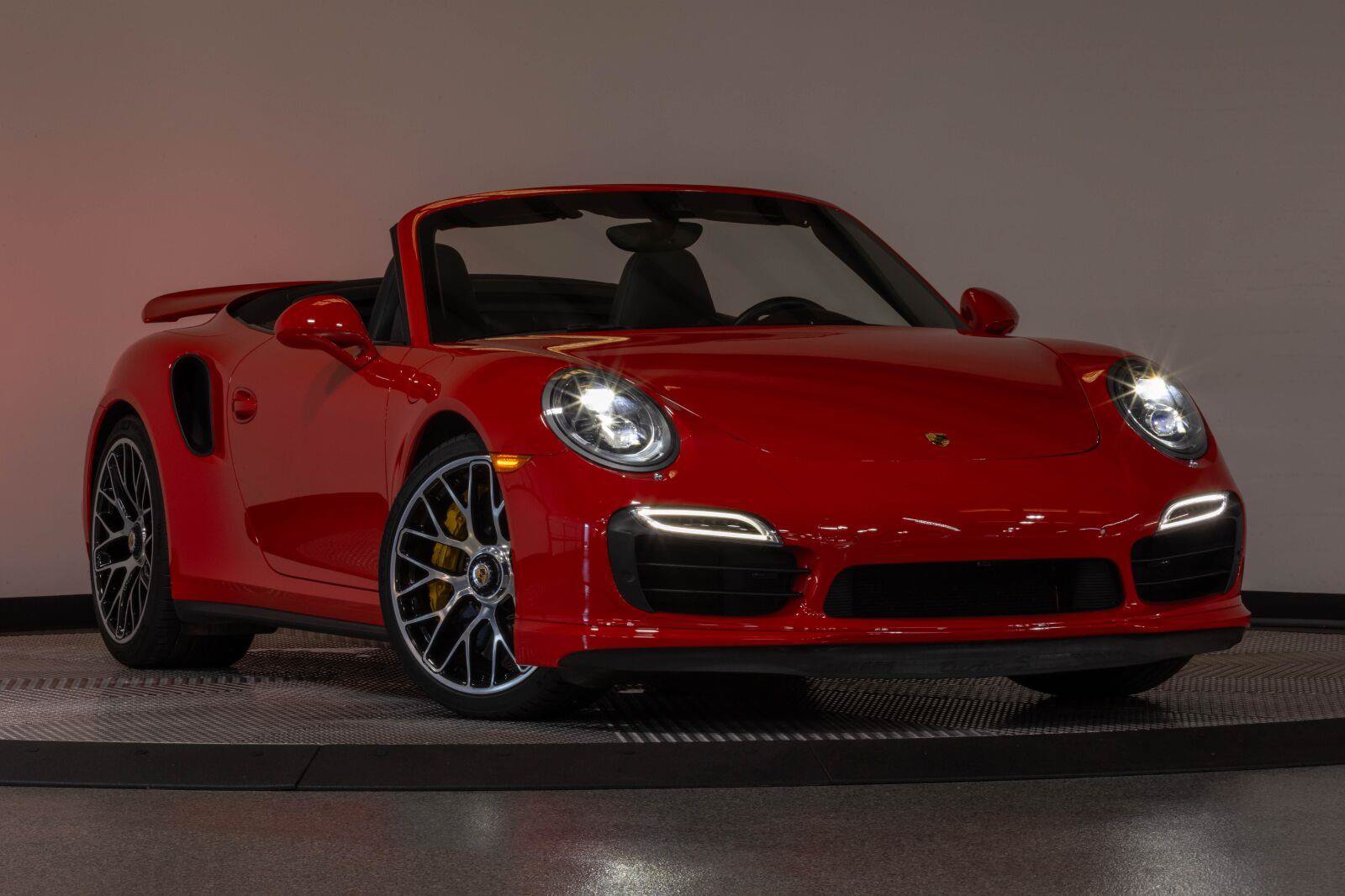 Used 2015 Porsche 911 Turbo S AWD/4WD image 35