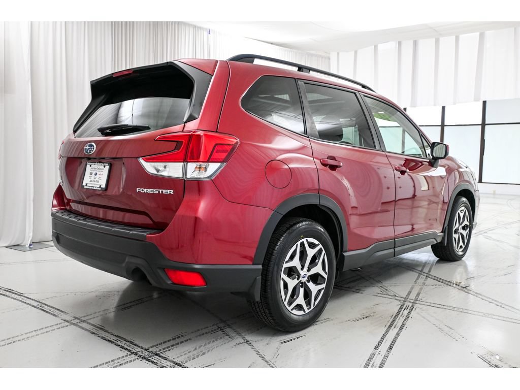 Used 2021 Subaru Forester Premium AWD/4WD image 7