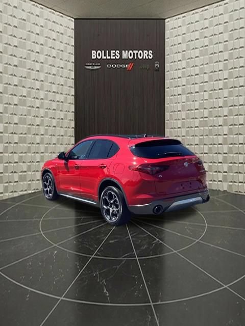 Used 2023 Alfa Romeo Stelvio Ti AWD/4WD image 12
