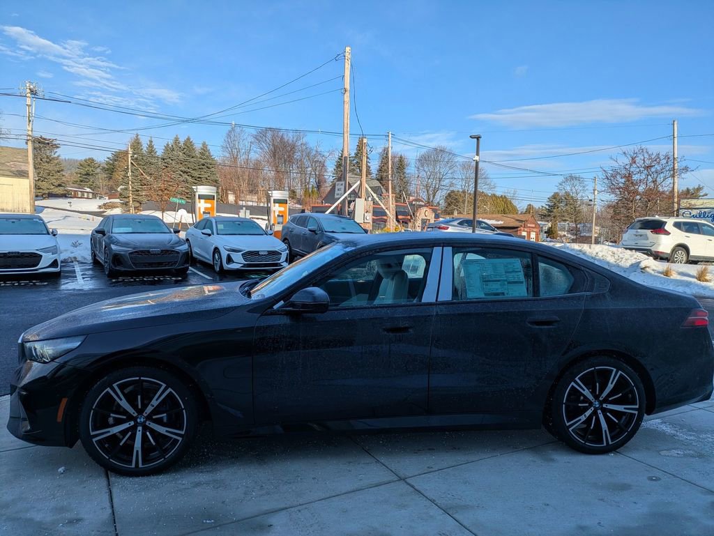 New 2026 BMW 530i xDrive w/ M Sport Package image 6