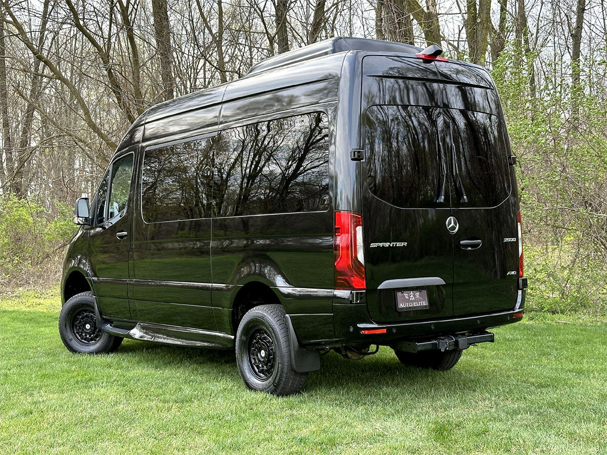 Used 2024 Mercedes-Benz Sprinter 2500 image 3