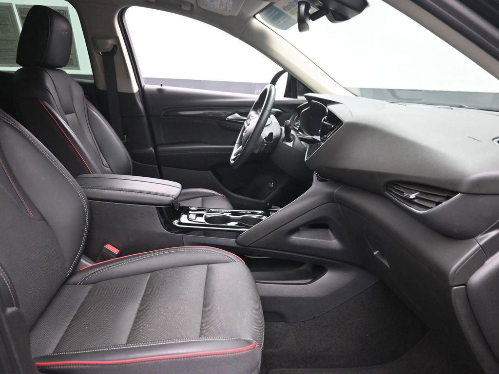 Used 2022 Buick Envision Essence w/ Technology Package I image 7