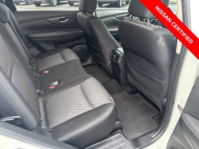 Used 2017 Nissan Rogue SV AWD/4WD image 12