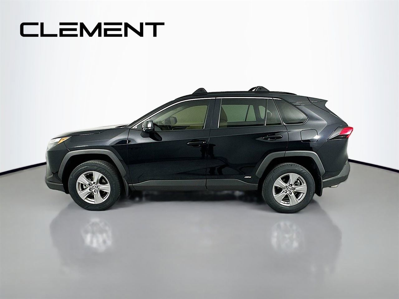 Used 2024 Toyota RAV4 LE image 6
