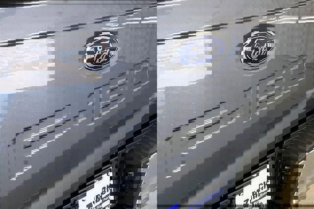 Used 2022 Ford F150 Lariat w/ Equipment Group 502A High image 9