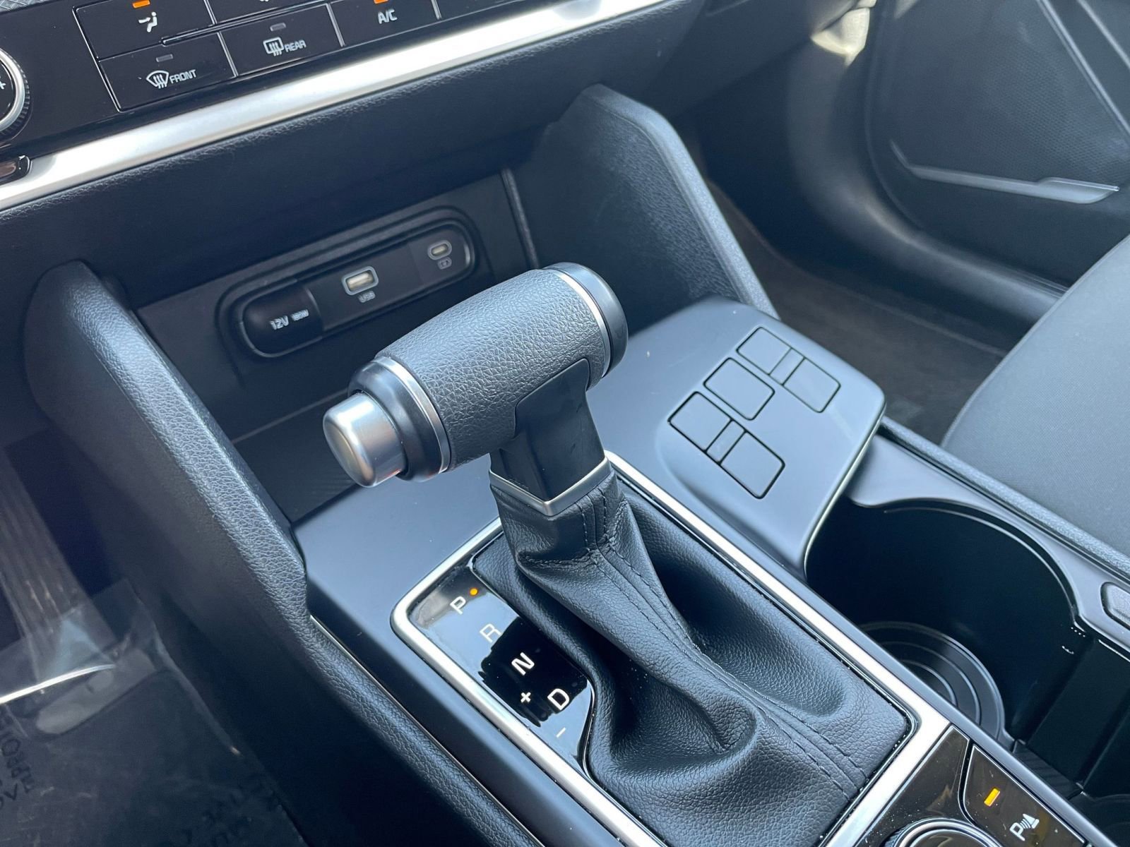 Used 2025 Kia Sportage LX image 40