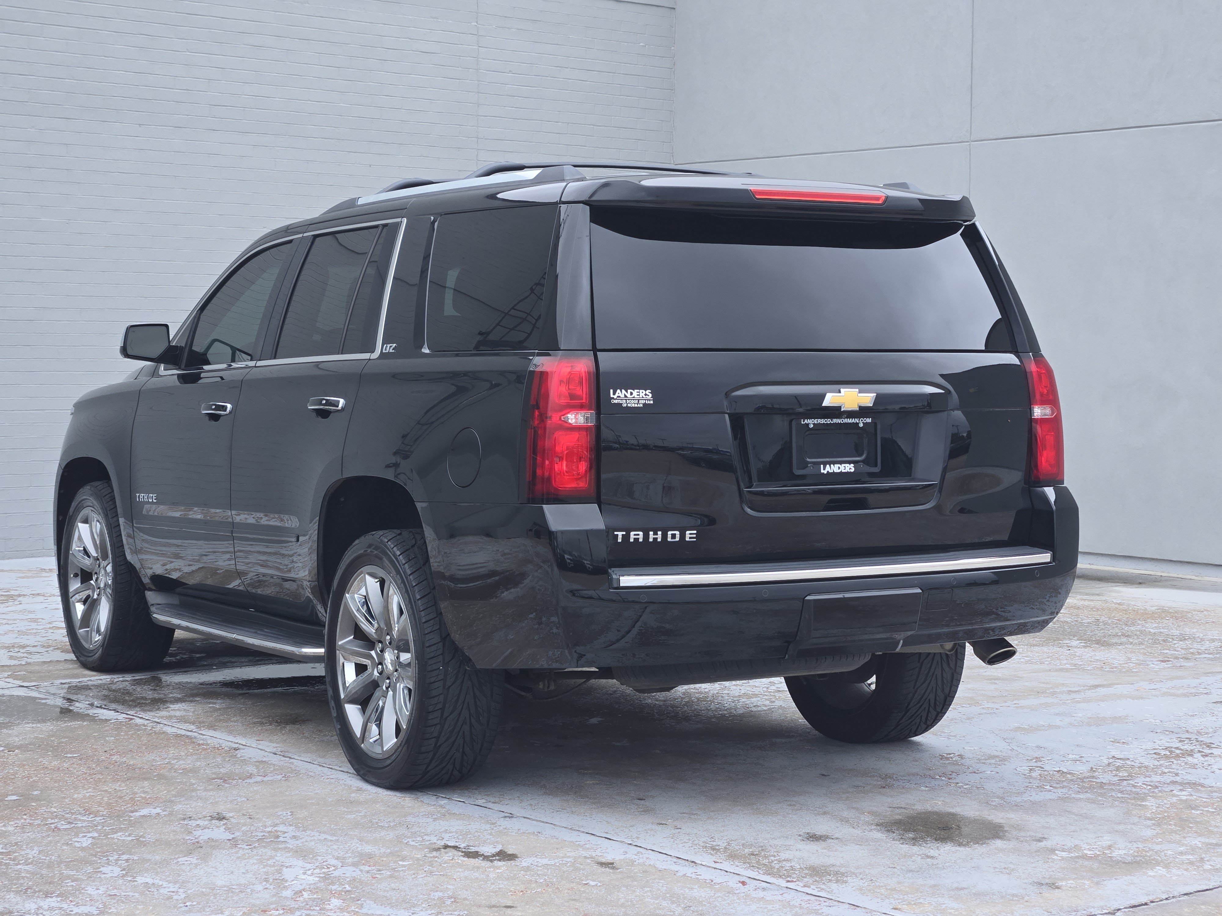 Used 2015 Chevrolet Tahoe LTZ AWD/4WD image 5