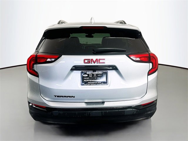 Used 2021 GMC Terrain SLT w/ Elevation Edition image 6