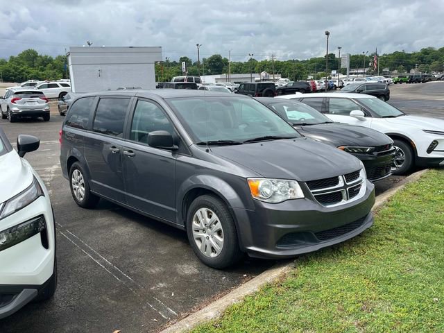 Used 2019 Dodge Grand Caravan SE w/ UConnect Hands-Free Group FWD image 2