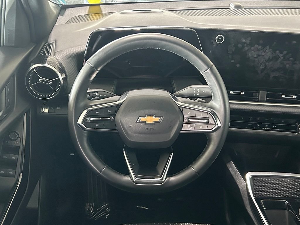 Used 2025 Chevrolet Equinox LT FWD image 9