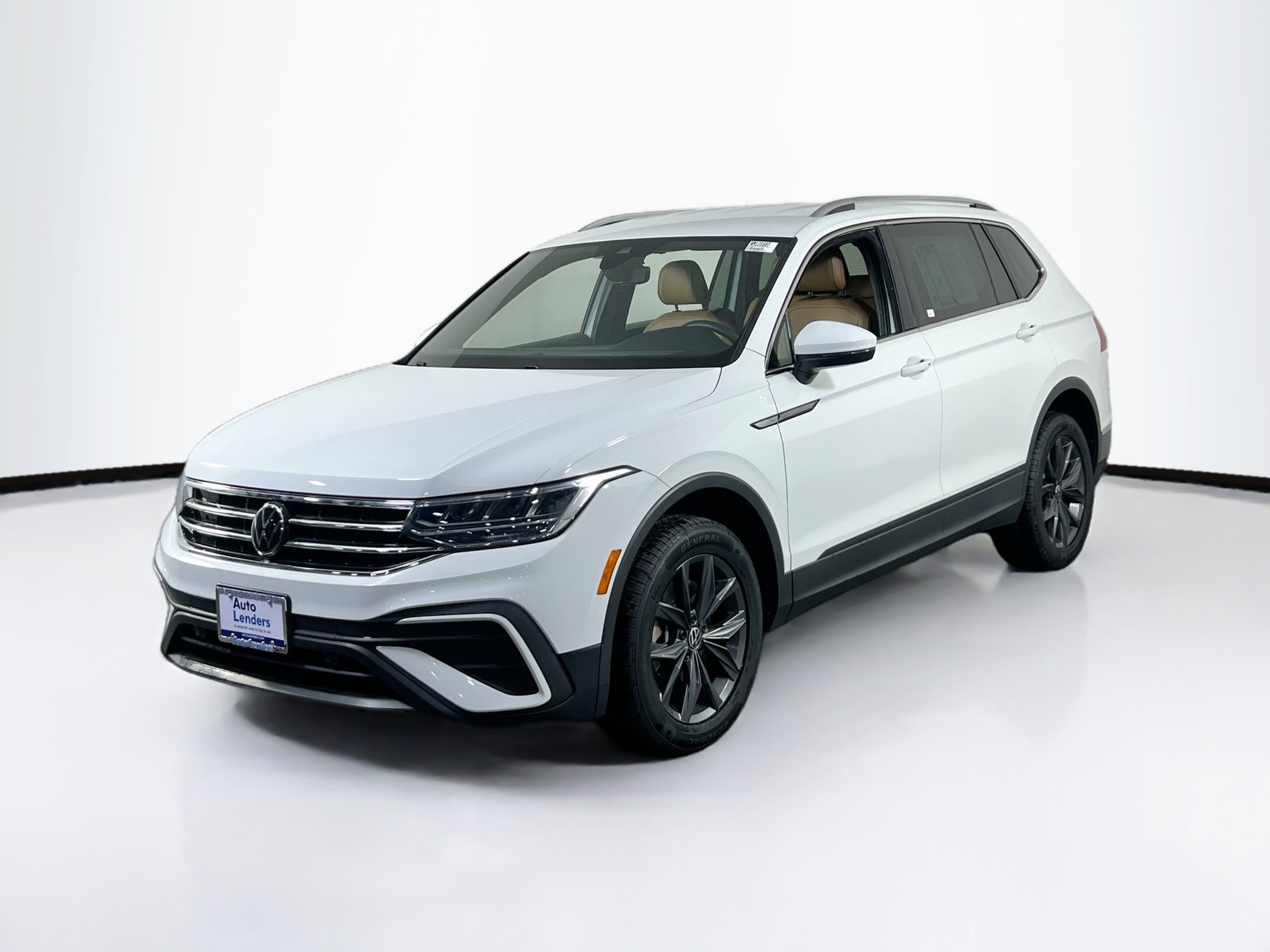 Used 2022 Volkswagen Tiguan SE AWD/4WD image 1