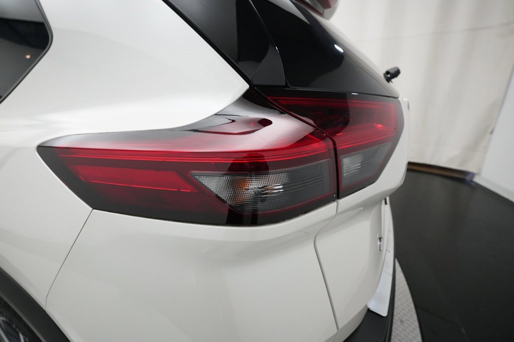 Used 2023 Nissan Rogue SL image 33