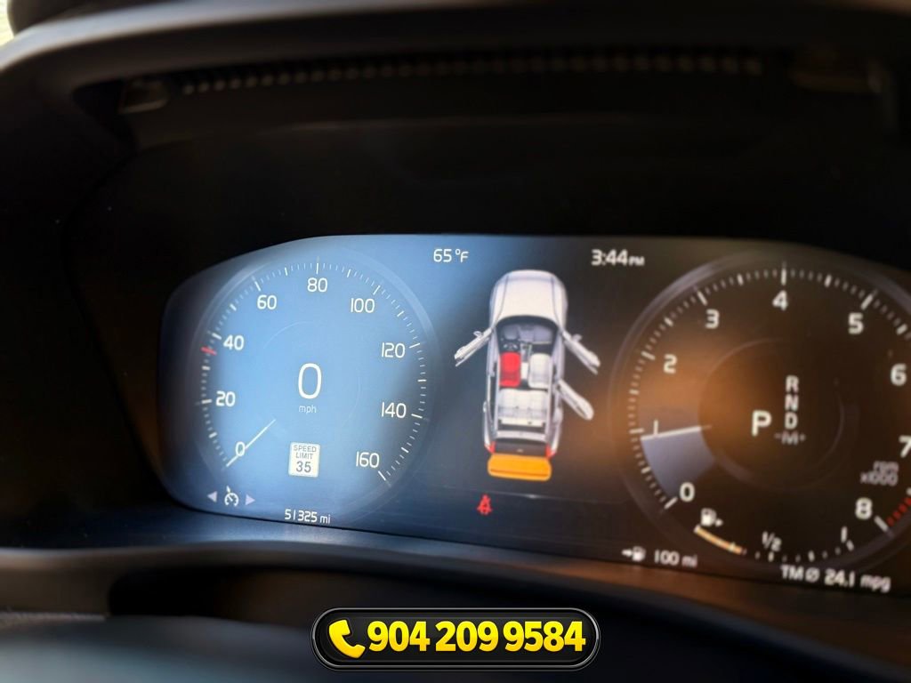 Used 2020 Volvo XC40 T5 Momentum w/ Protection Package Premier image 22