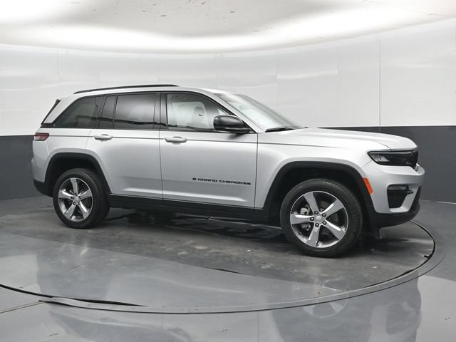 Used 2025 Jeep Grand Cherokee Limited w/ Black Appearance Package