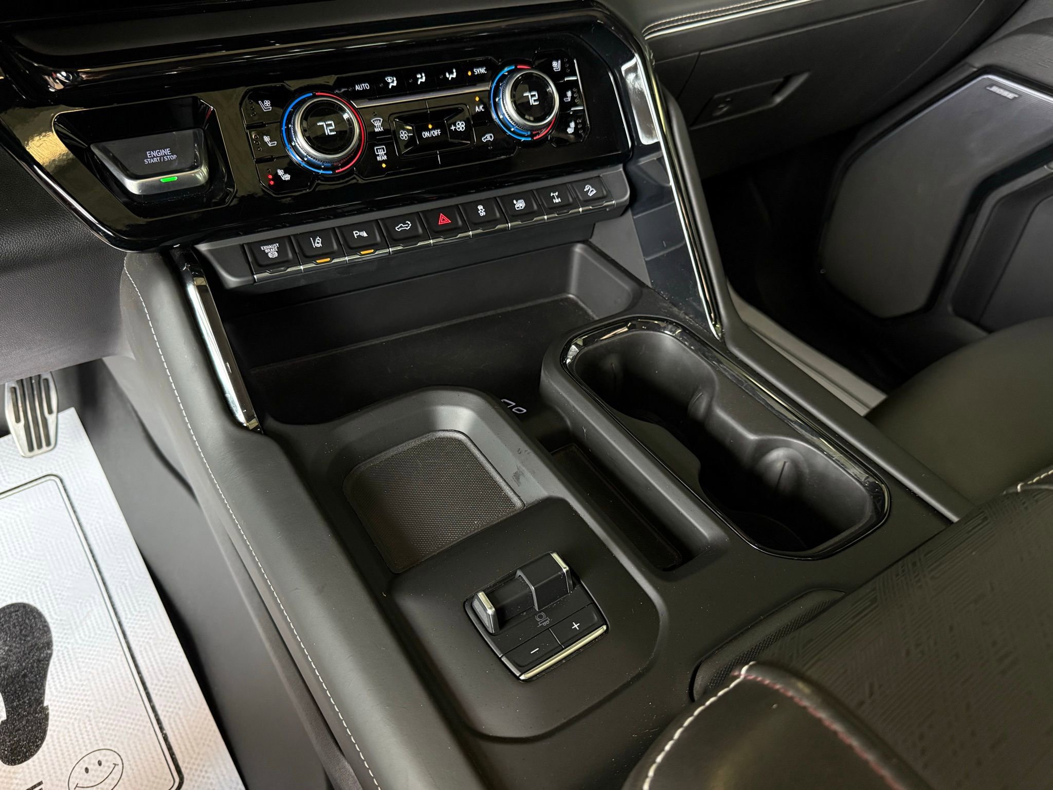 Used 2024 GMC Sierra 2500 AT4X image 54