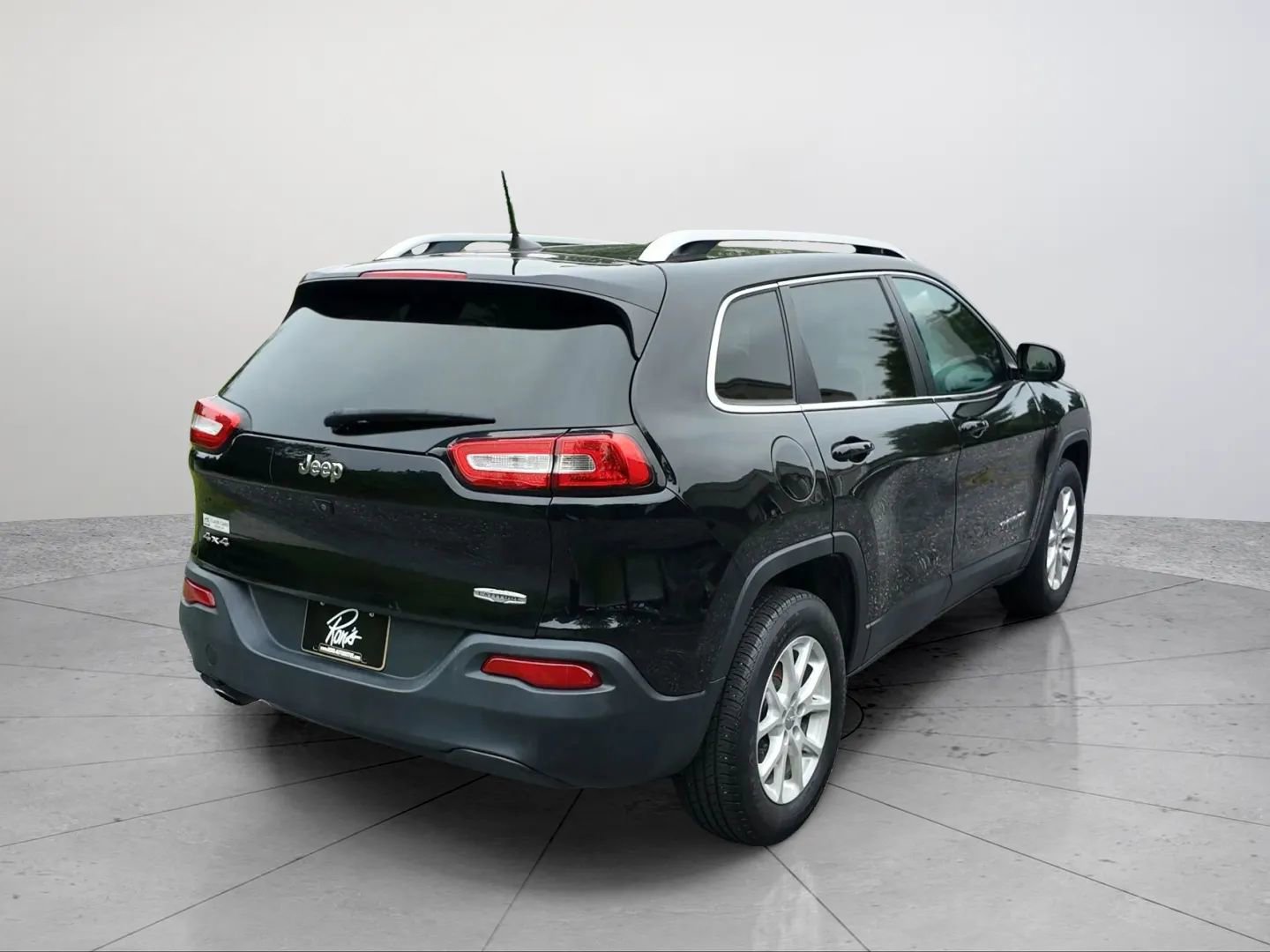 Used 2017 Jeep Cherokee Latitude w/ Cold Weather Group image 9
