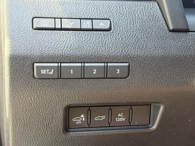 Used 2024 Lexus GX 550 w/ Accessory Package (Z1) AWD/4WD image 38