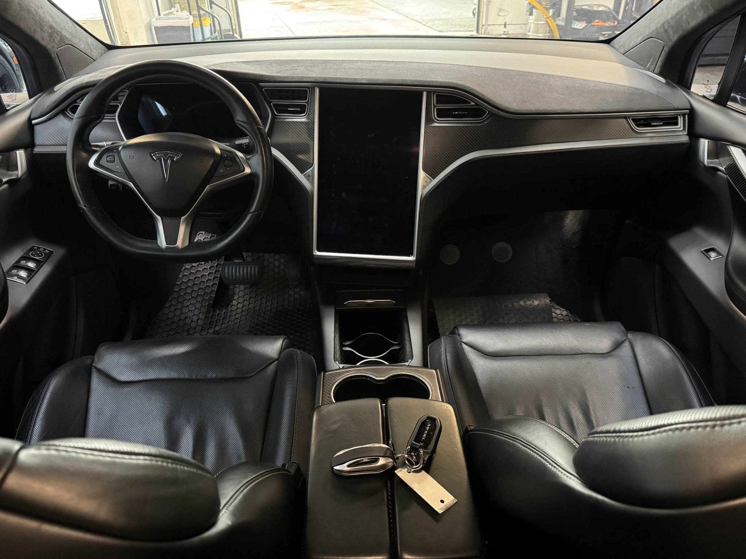Used 2016 Tesla Model X 90D image 12