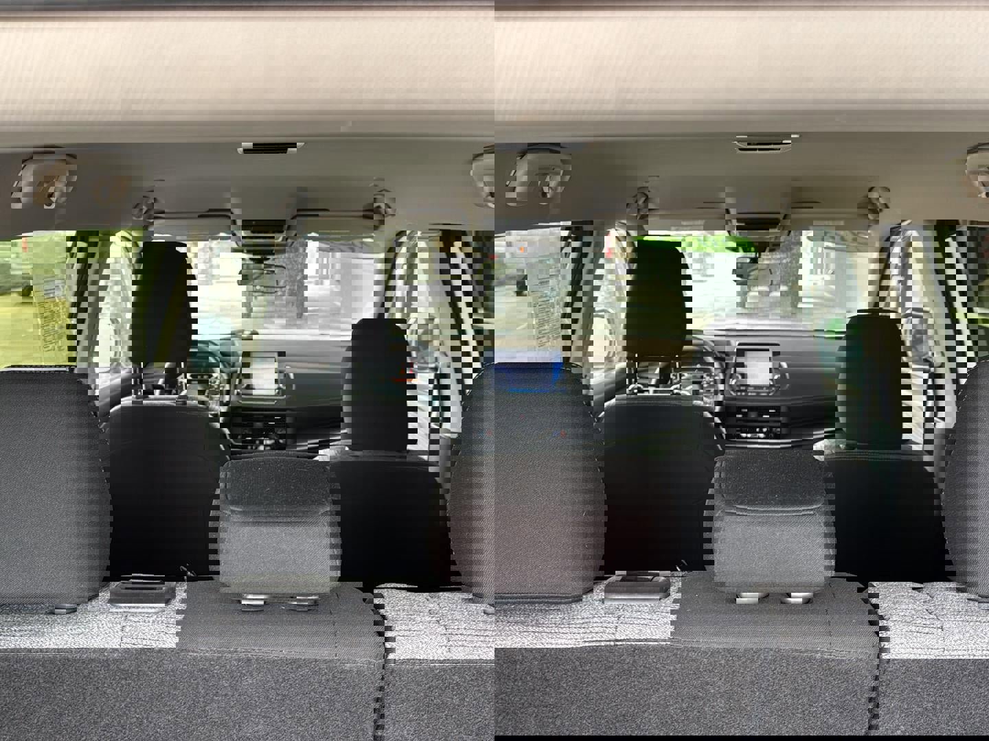 Used 2023 Nissan Rogue SV image 8