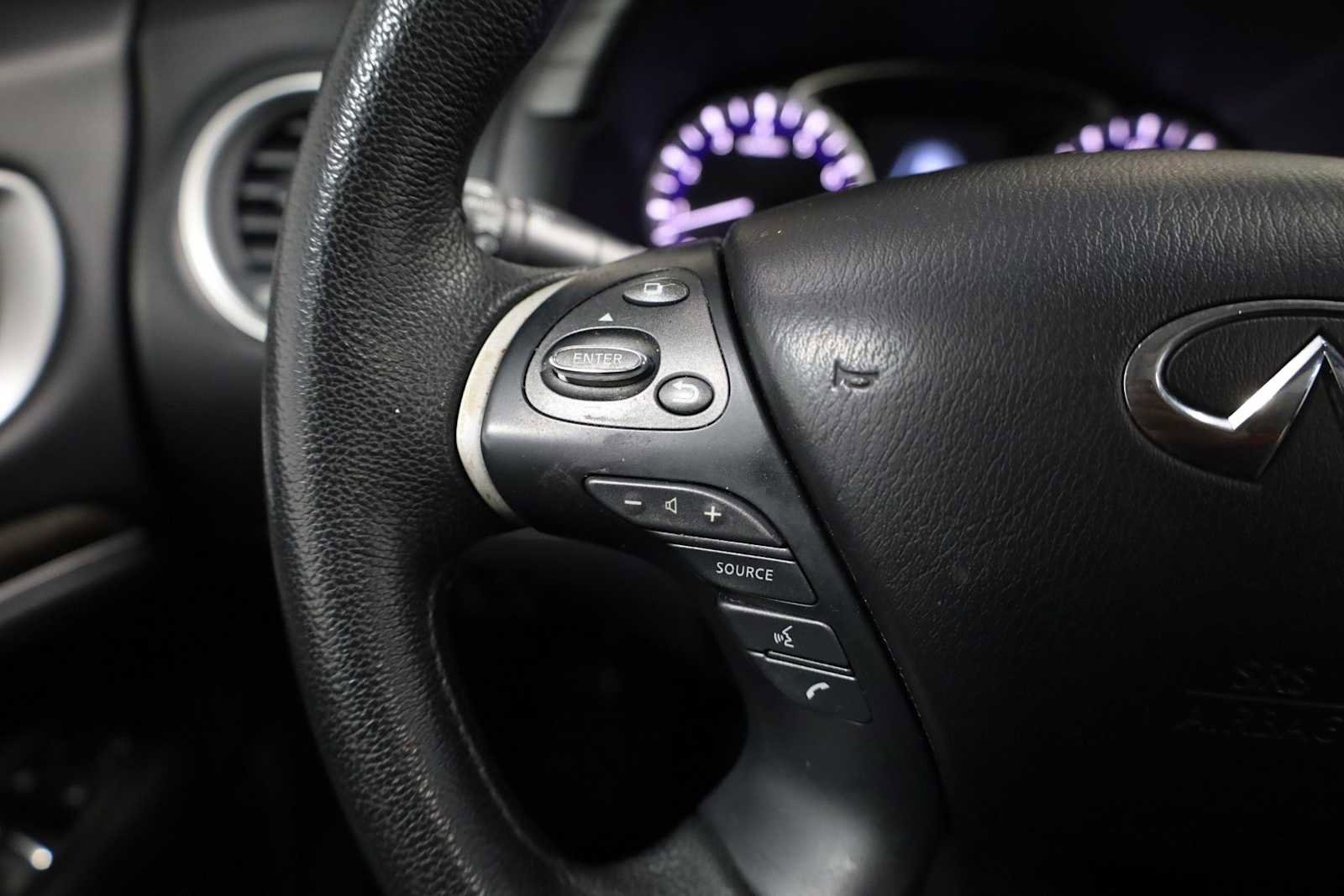 Used 2013 INFINITI JX35 AWD w/ Premium Pkg image 24