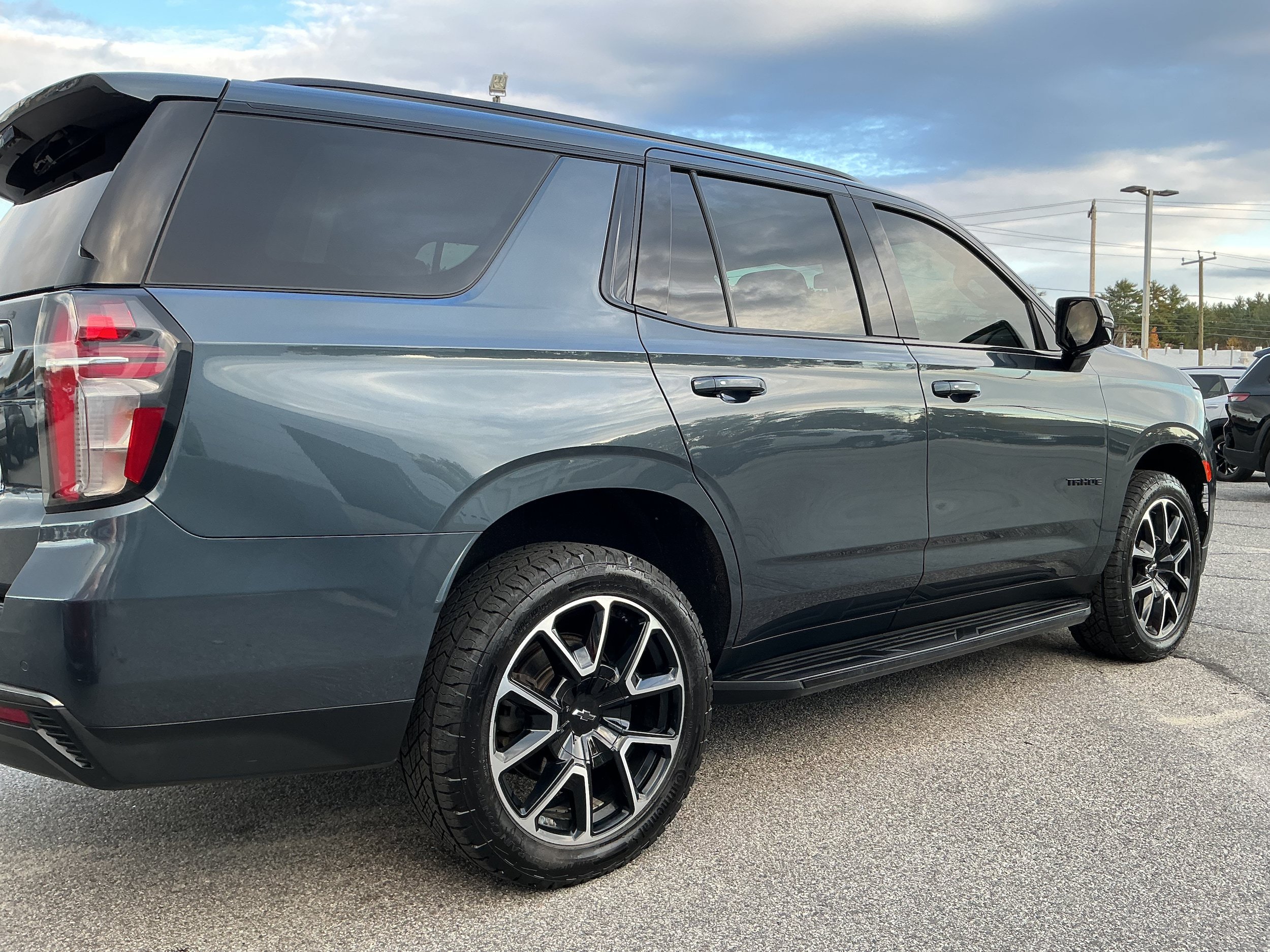 Used 2021 Chevrolet Tahoe RST w/ Luxury Package AWD/4WD image 6