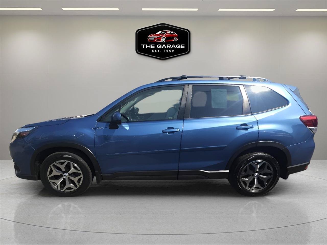 Used 2022 Subaru Forester Premium AWD/4WD image 3