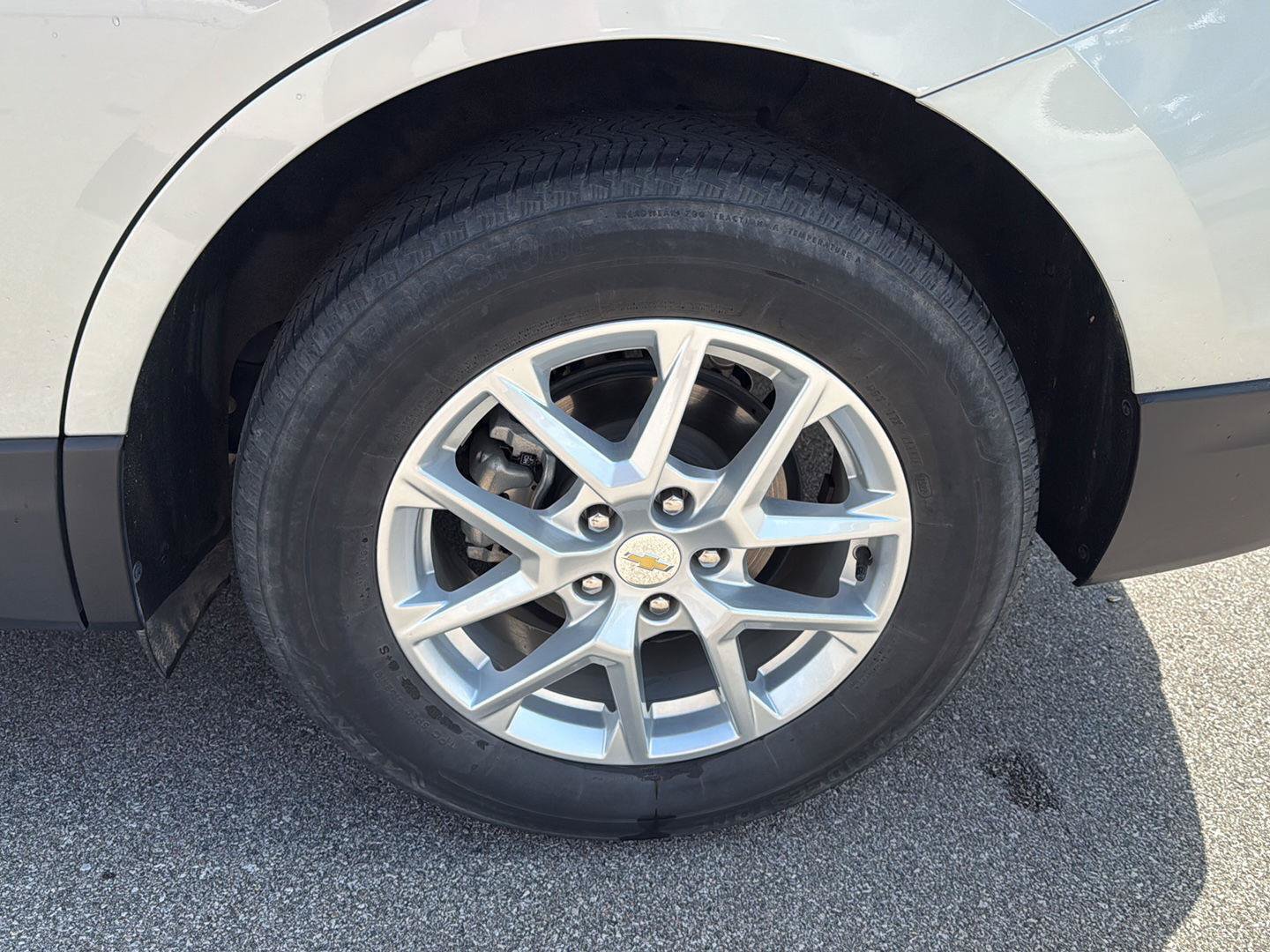 Used 2022 Chevrolet Equinox LT AWD/4WD image 16