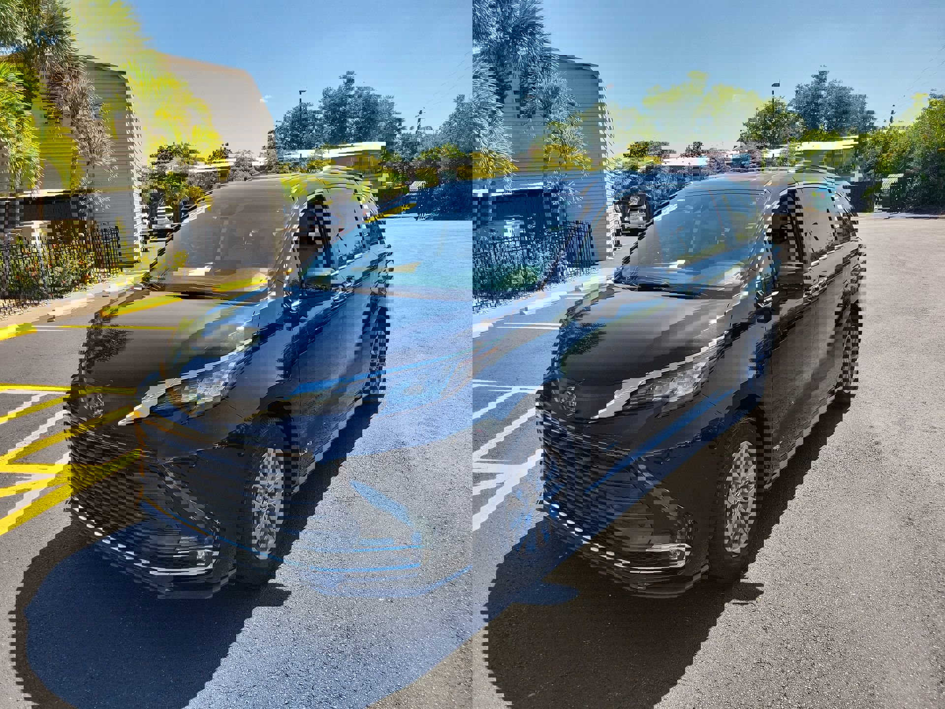 Used 2021 Toyota Sienna XLE AWD/4WD image 10