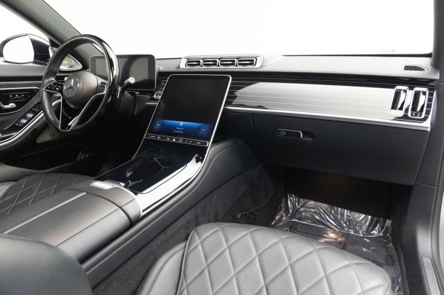 Used 2021 Mercedes-Benz S 580 4MATIC Sedan image 2