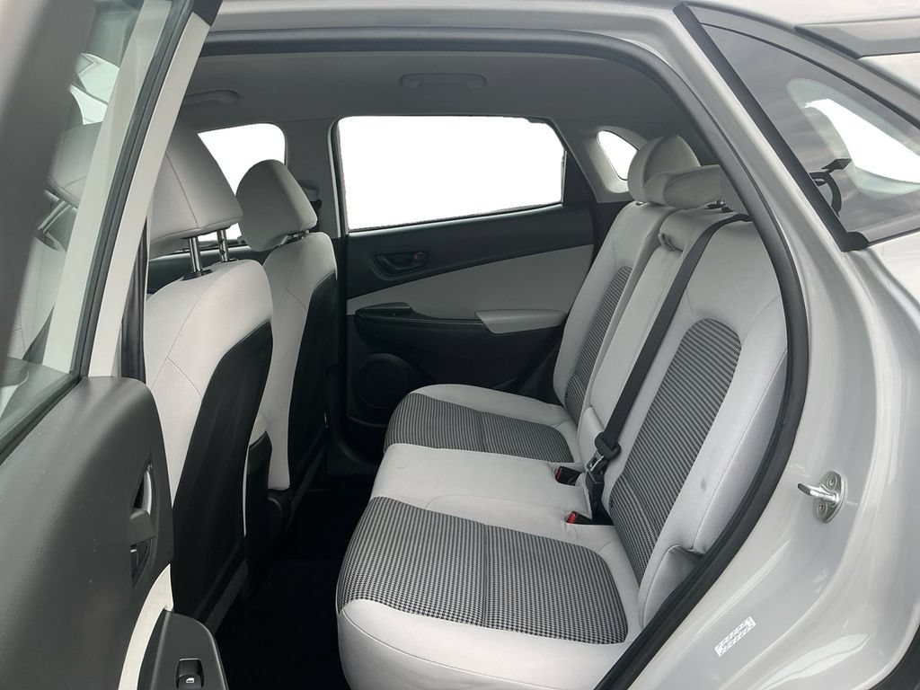 Used 2022 Hyundai Kona SE FWD image 21