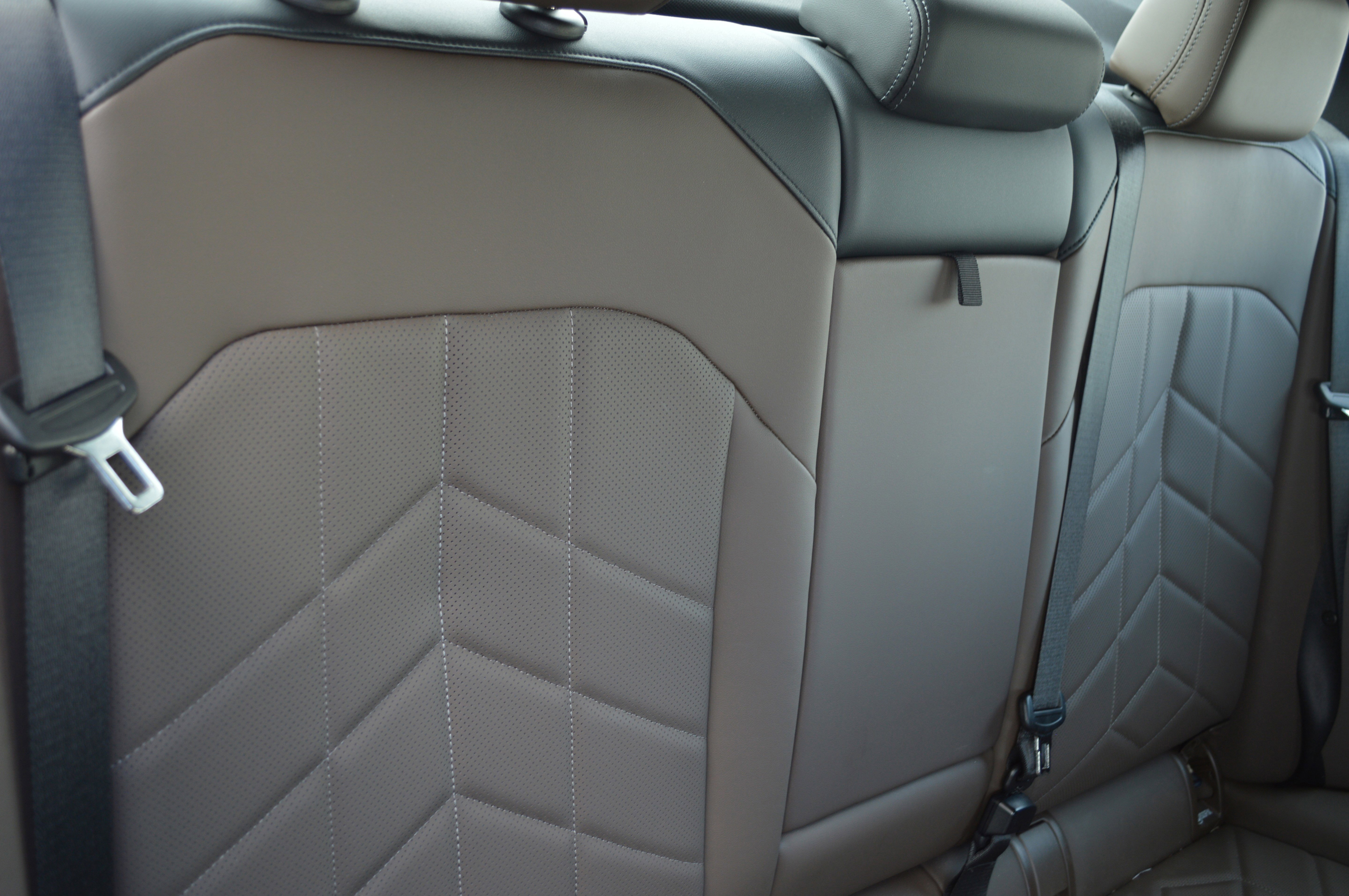 Used 2025 BMW 530i xDrive w/ Premium Package image 35